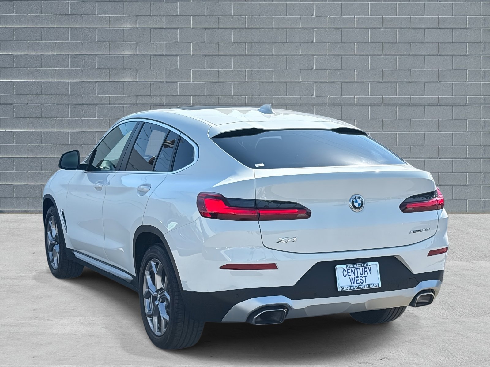 Used 2025 BMW X4 xDrive30i image 5