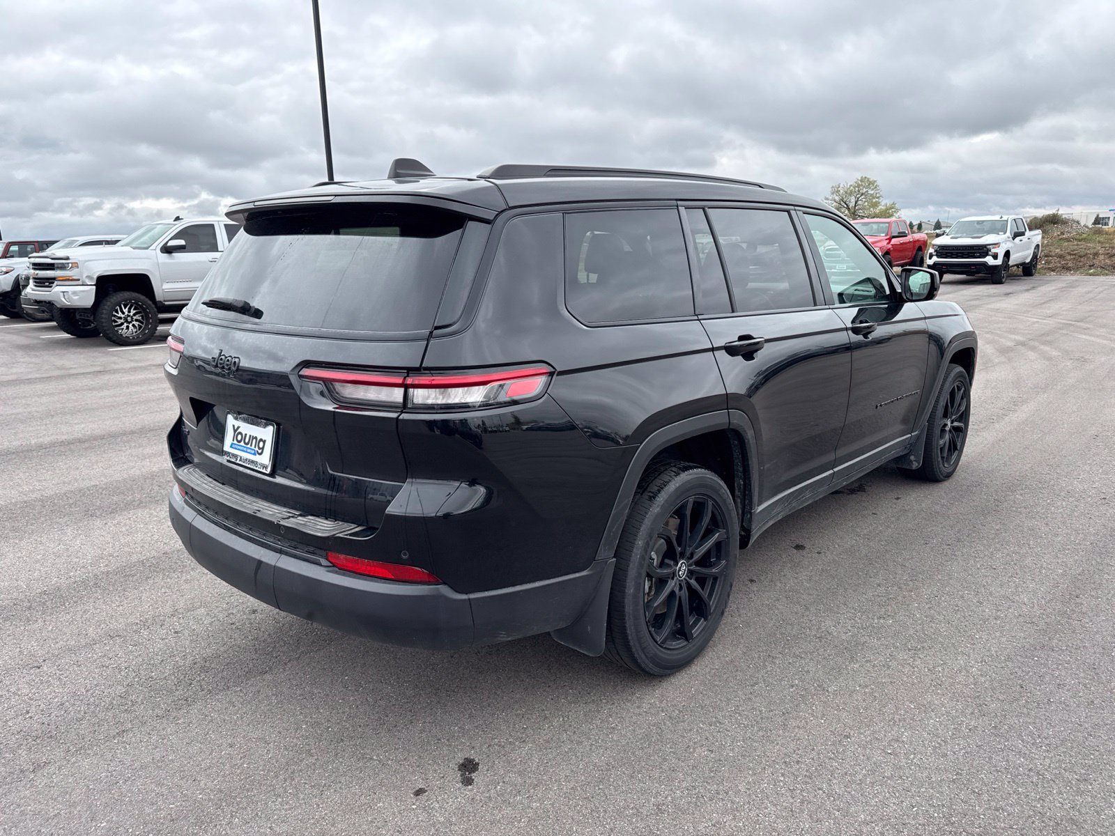 Used 2024 Jeep Grand Cherokee L Laredo AWD/4WD image 7
