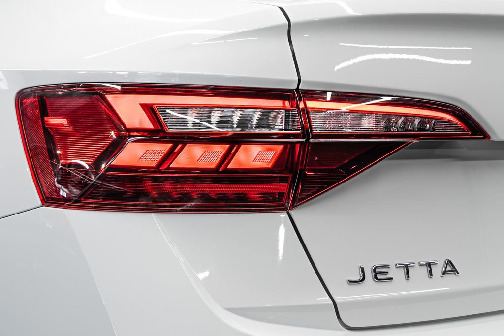 Used 2024 Volkswagen Jetta Sport image 14