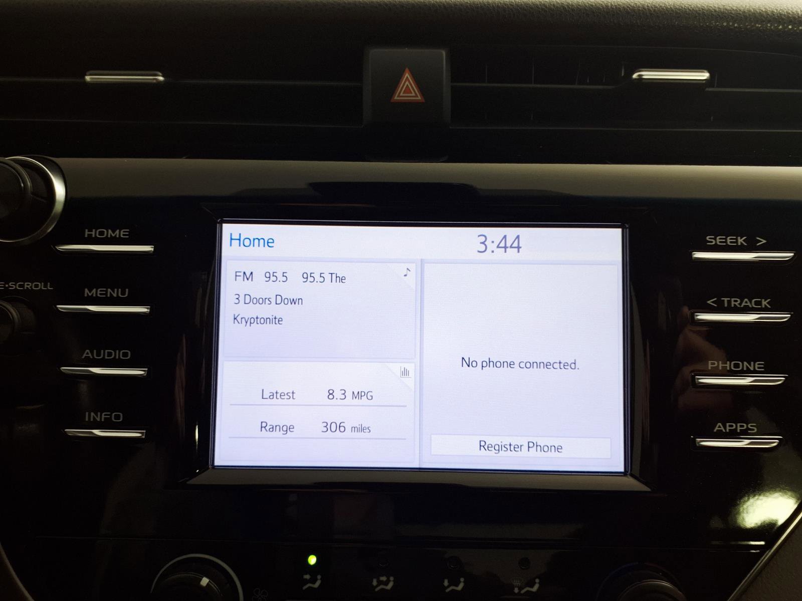 Used 2018 Toyota Camry LE FWD image 18