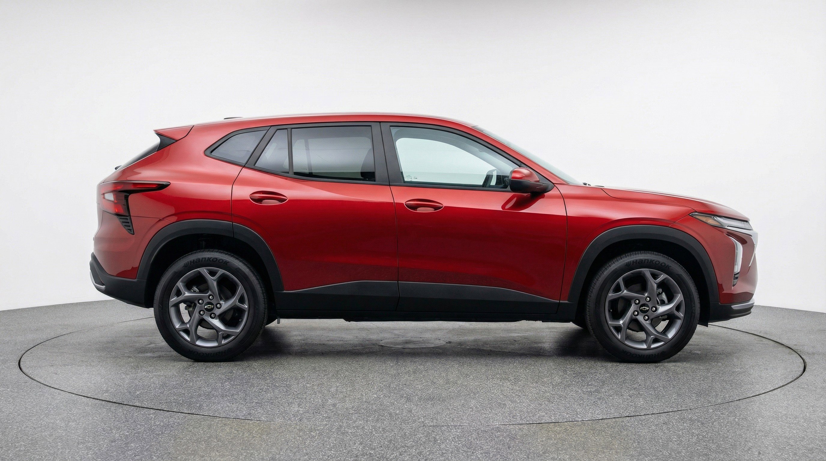 Used 2025 Chevrolet Trax LT FWD image 11