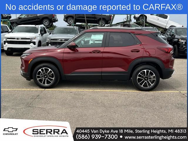 Used 2024 Chevrolet TrailBlazer LT w/ LT Cold Weather Package FWD image 2