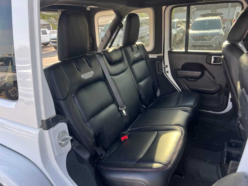 Certified 2022 Jeep Wrangler Unlimited Rubicon w/ Xtreme Recon 35" Tire Package AWD/4WD image 19