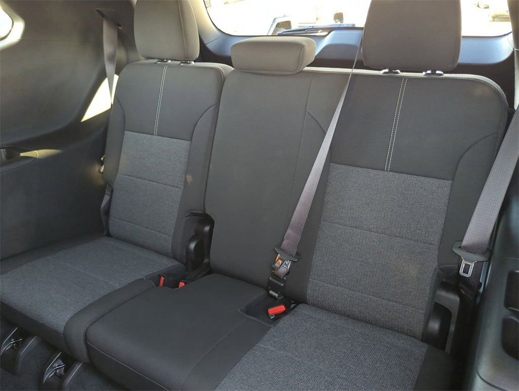 Used 2025 GMC Acadia Elevation image 25