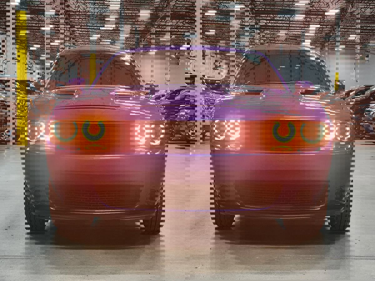 Used 2019 Dodge Challenger SXT image 2