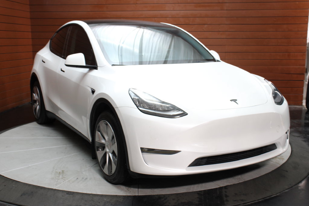 Used 2022 Tesla Model Y Long Range AWD/4WD image 37