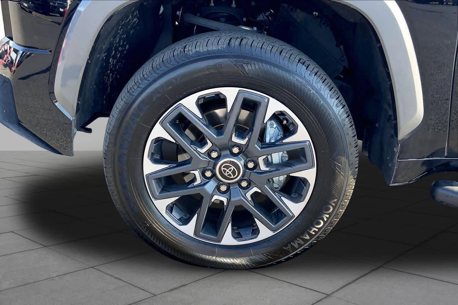 Used 2023 Toyota Tundra Limited AWD/4WD image 11