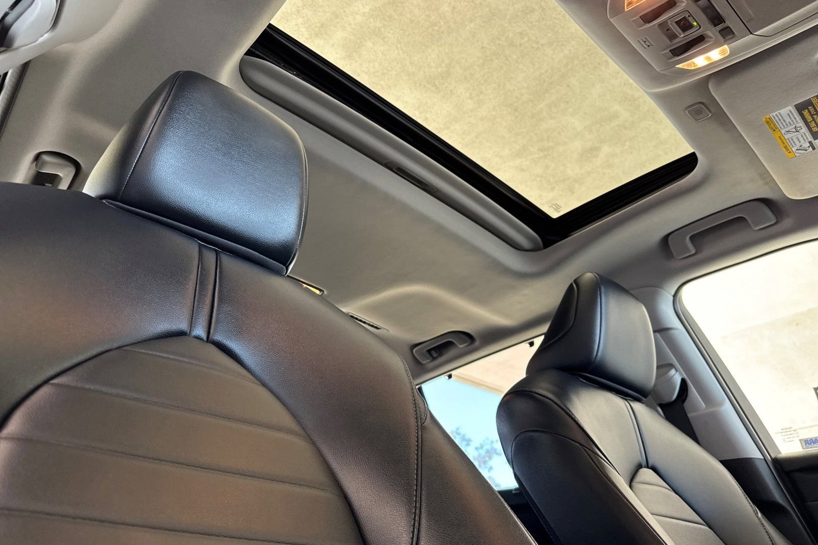 Used 2023 Toyota Highlander XLE image 17