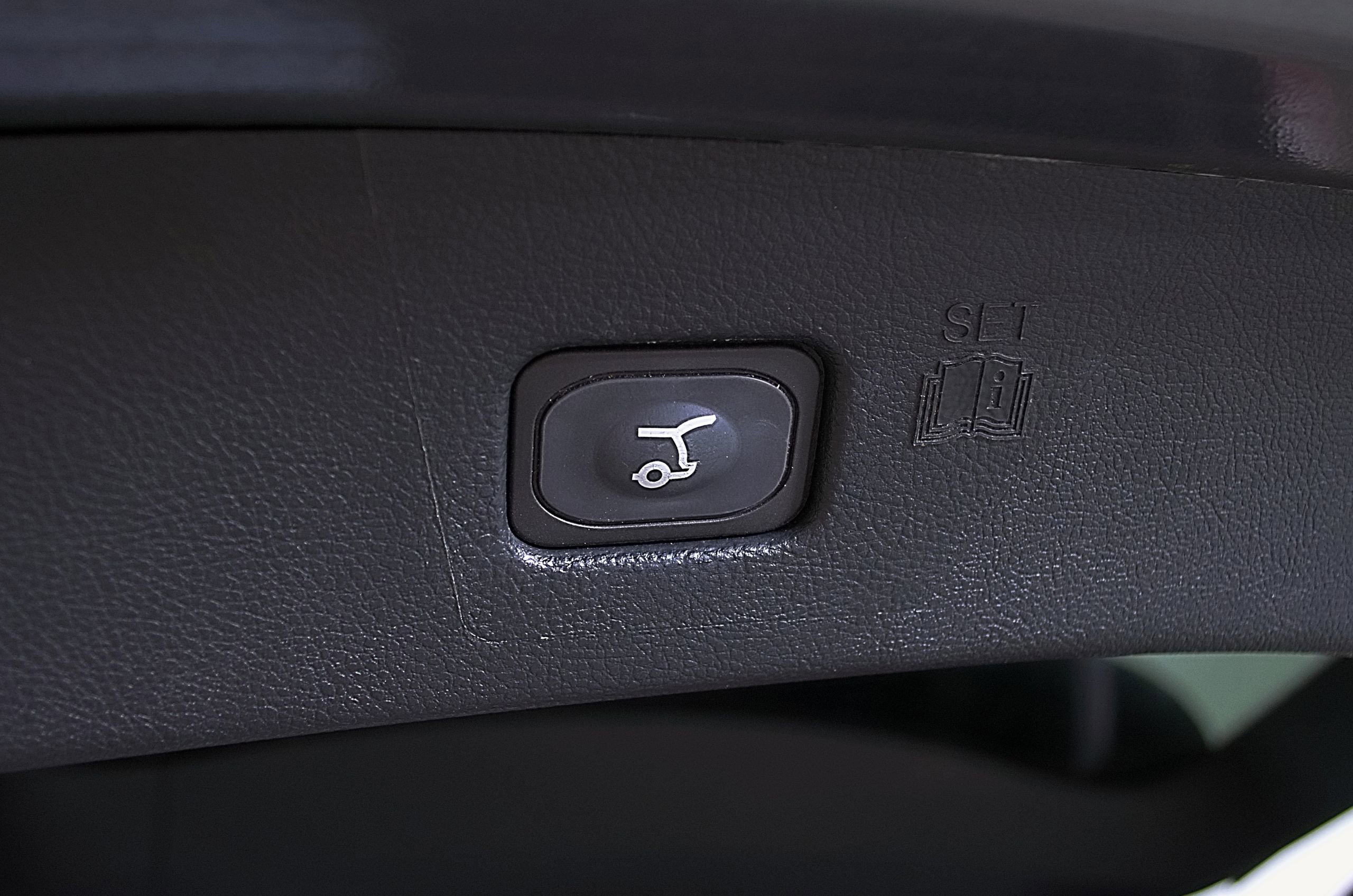 Used 2021 Ford Edge Titanium w/ Equipment Group 301A image 12