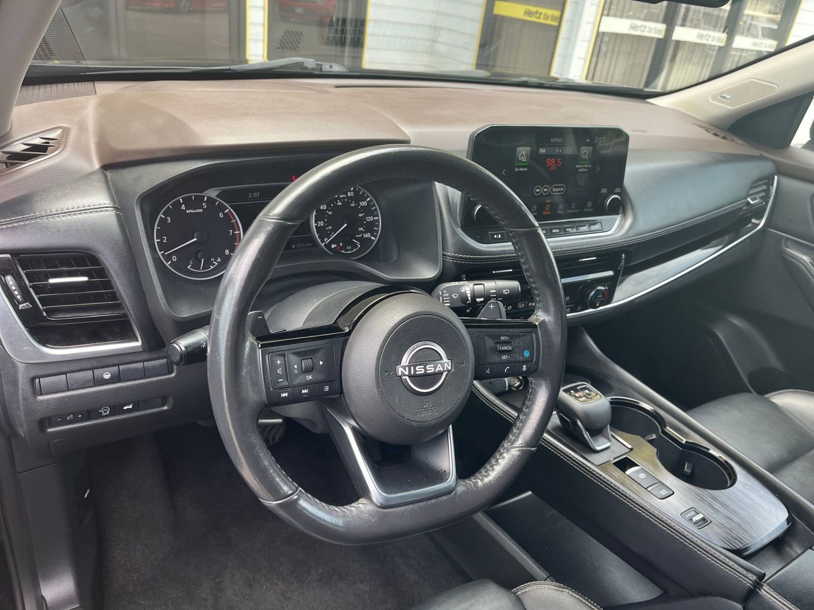 Used 2023 Nissan Rogue SL w/ SL Premium Package image 34