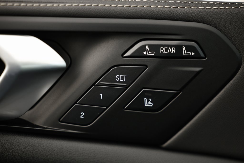 New 2026 BMW X7 xDrive40i w/ M Sport Package image 16