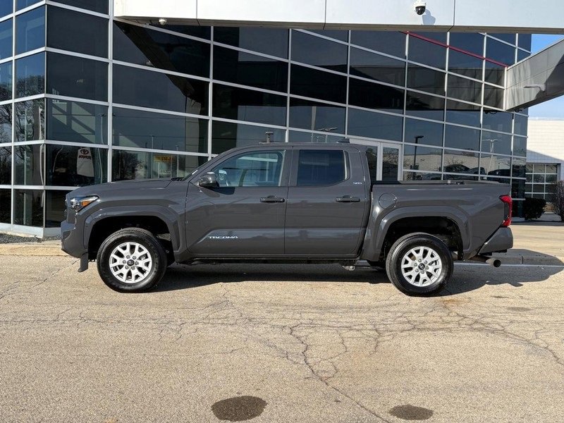 Used 2025 Toyota Tacoma SR5 image 6