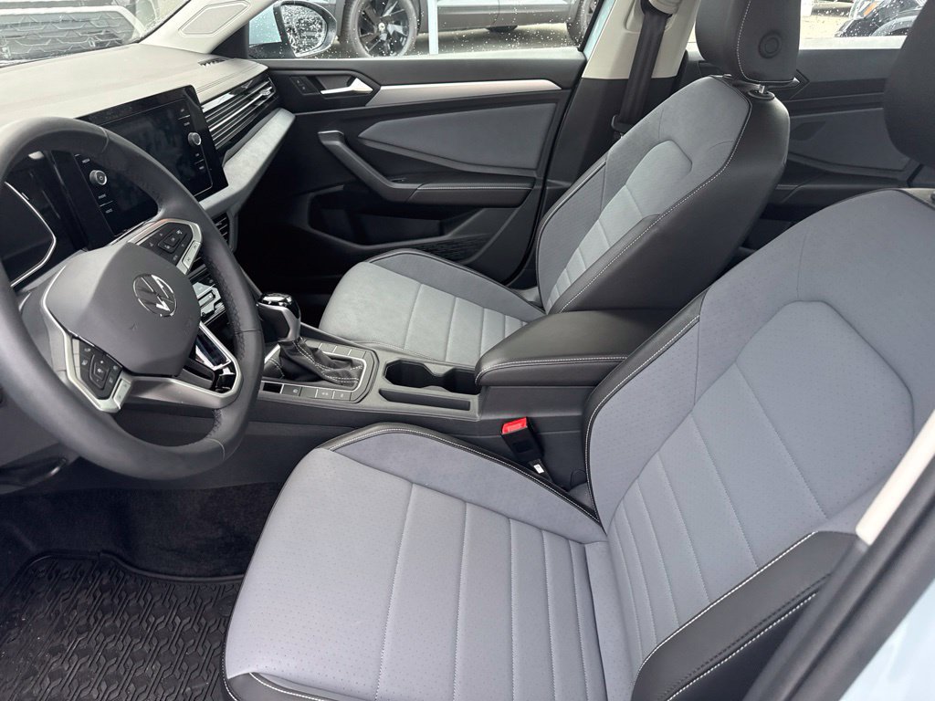 Certified 2026 Volkswagen Jetta SE FWD image 2