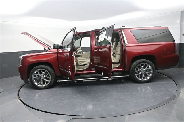 Used 2020 GMC Yukon XL Denali w/ Denali Ultimate Package image 28