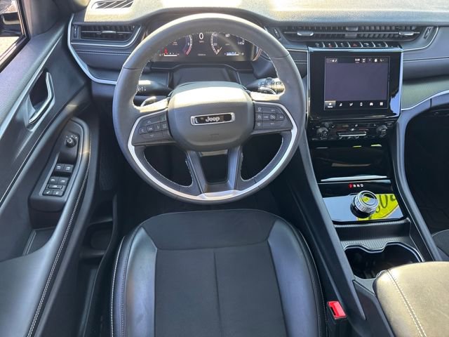 Used 2024 Jeep Grand Cherokee Altitude image 15