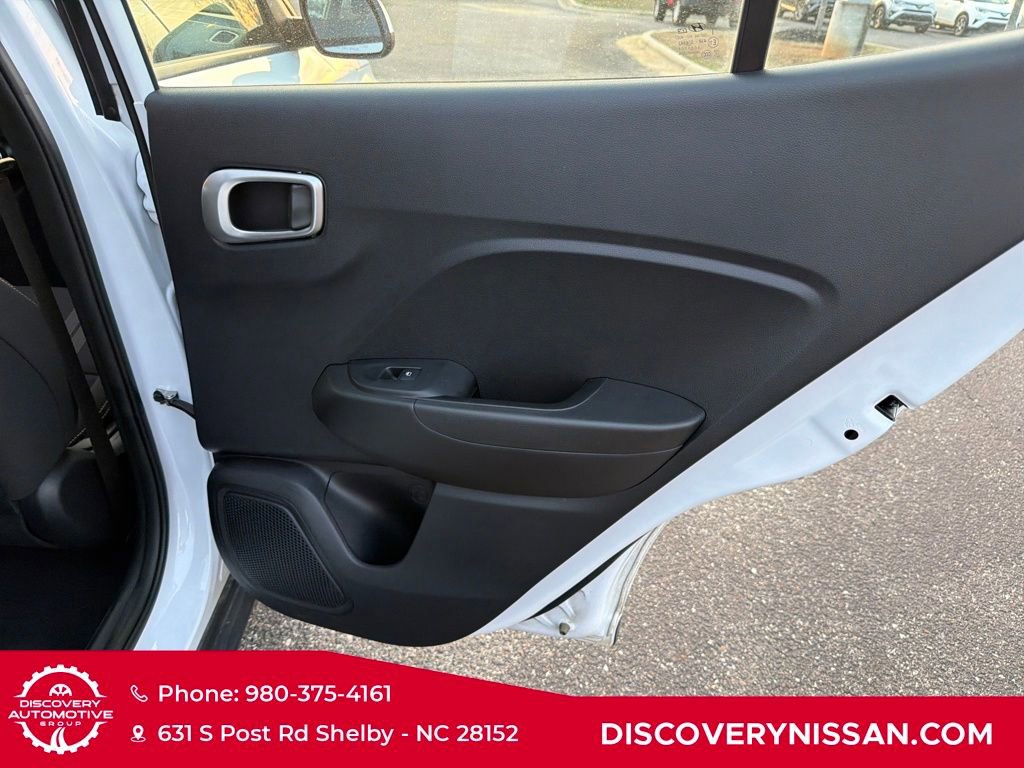 Used 2023 Hyundai Venue SEL image 36