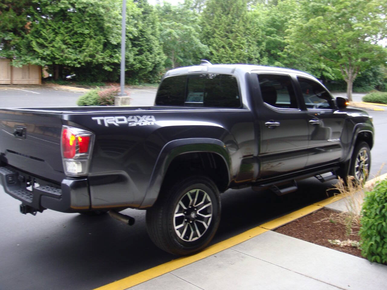 Used 2023 Toyota Tacoma TRD Sport AWD/4WD image 7