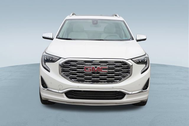 Used 2021 GMC Terrain Denali w/ Denali Premium Package image 2