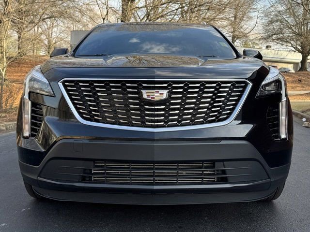 Used 2022 Cadillac XT4 Luxury w/ Cold Weather Package image 3