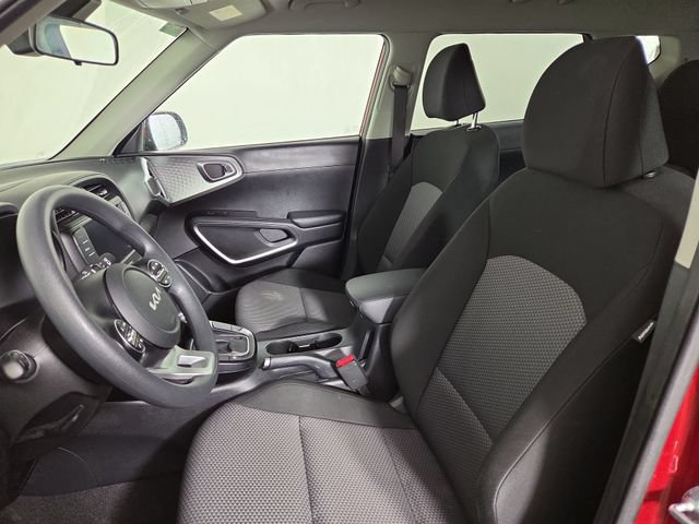 Certified 2025 Kia Soul LX w/ LX Technology Package FWD image 12