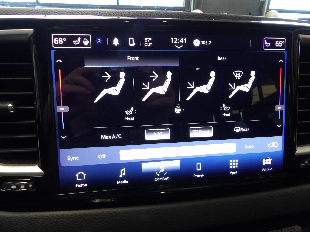 Used 2024 Chrysler Pacifica Touring-L FWD image 35