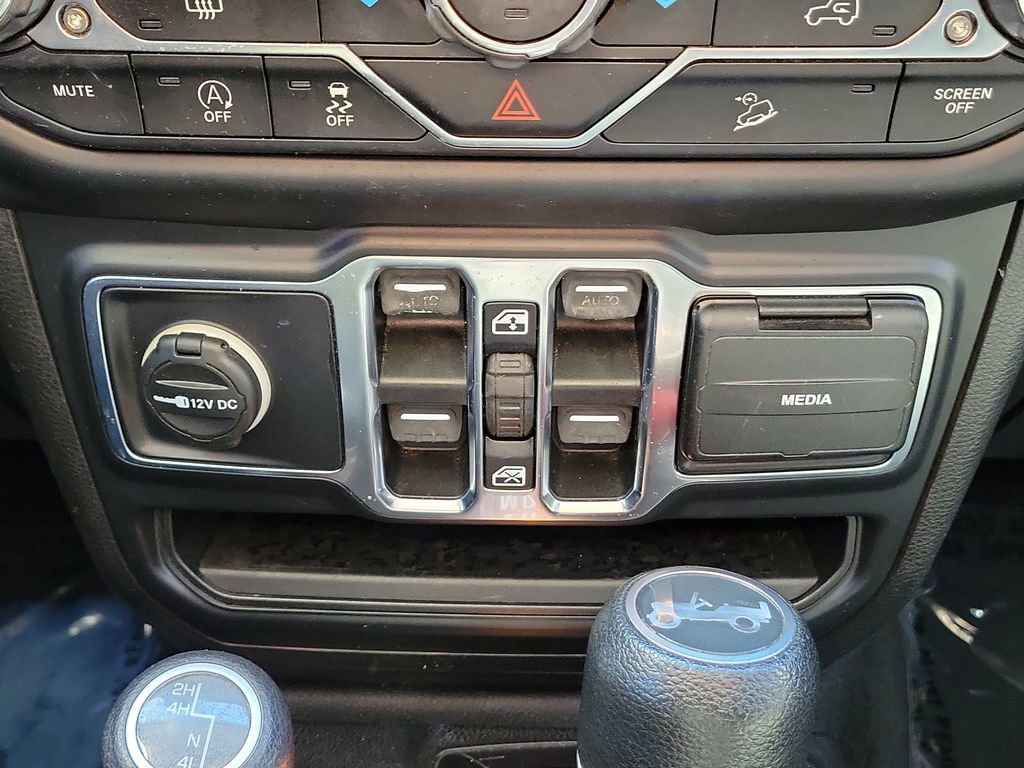 Used 2019 Jeep Wrangler Unlimited Sahara image 39