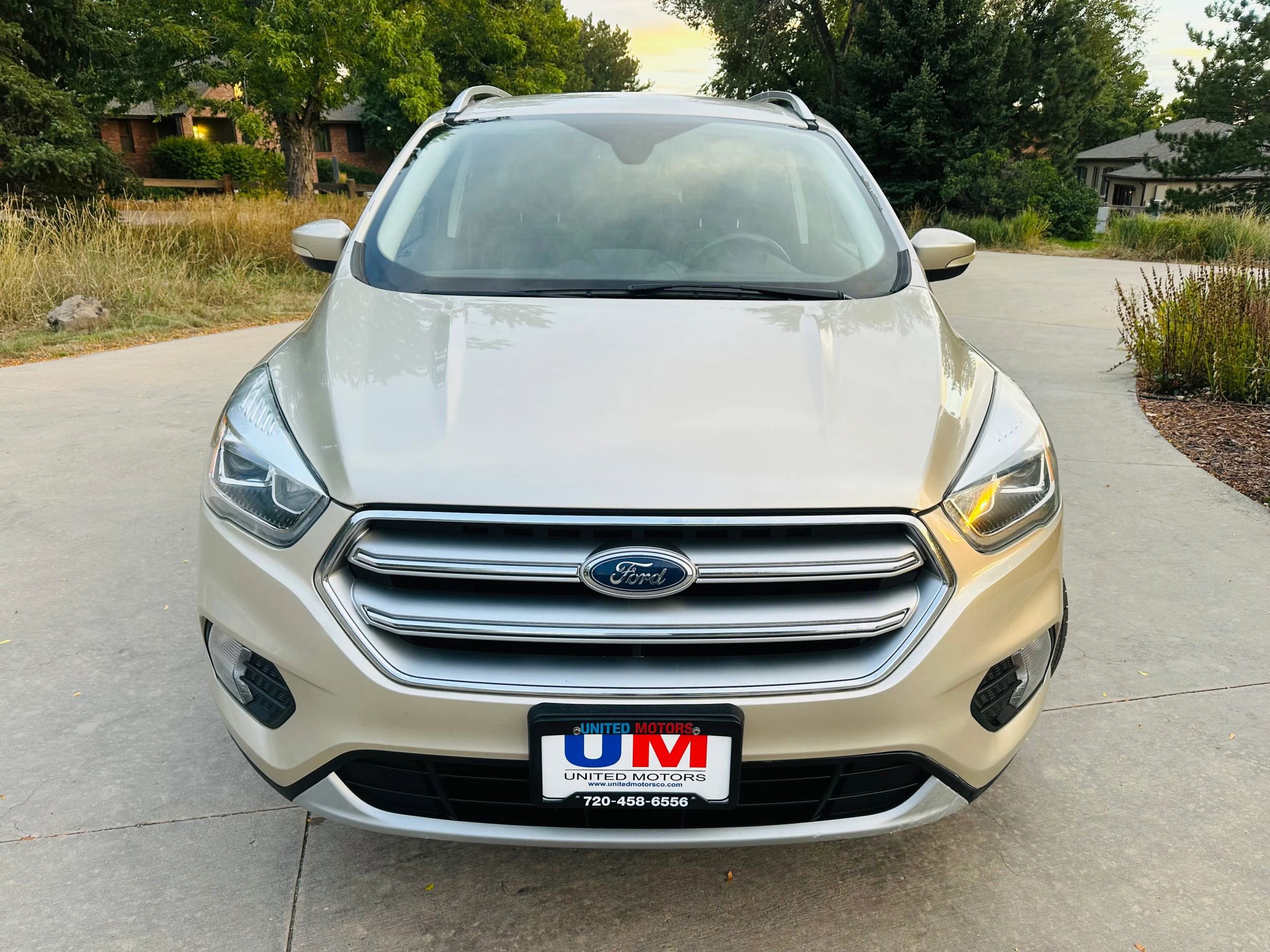 Used 2017 Ford Escape Titanium image 2