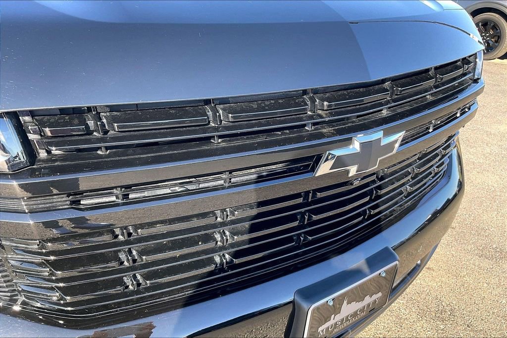 Used 2024 Chevrolet Suburban RST w/ Luxury Package AWD/4WD image 29