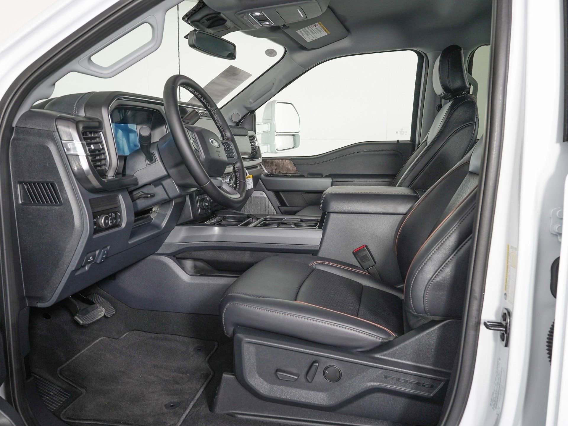 Used 2026 Ford F450 Lariat w/ FX4 Off-Road Package AWD/4WD image 12