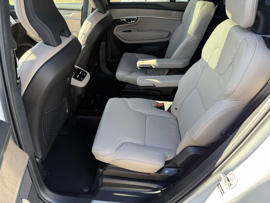 New 2026 Volvo XC90 B6 Ultra w/ Lounge Package image 11