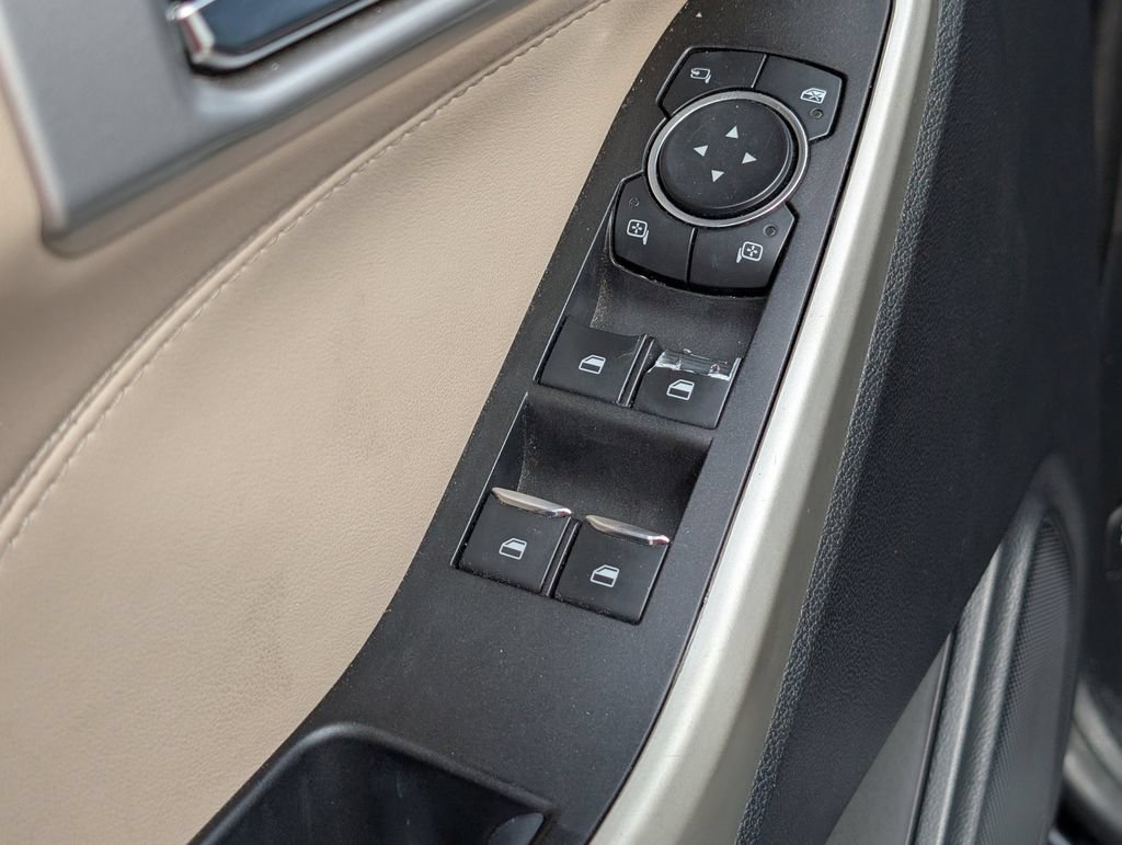 Used 2021 Ford Explorer Limited w/ Equipment Group 301A RWD image 17