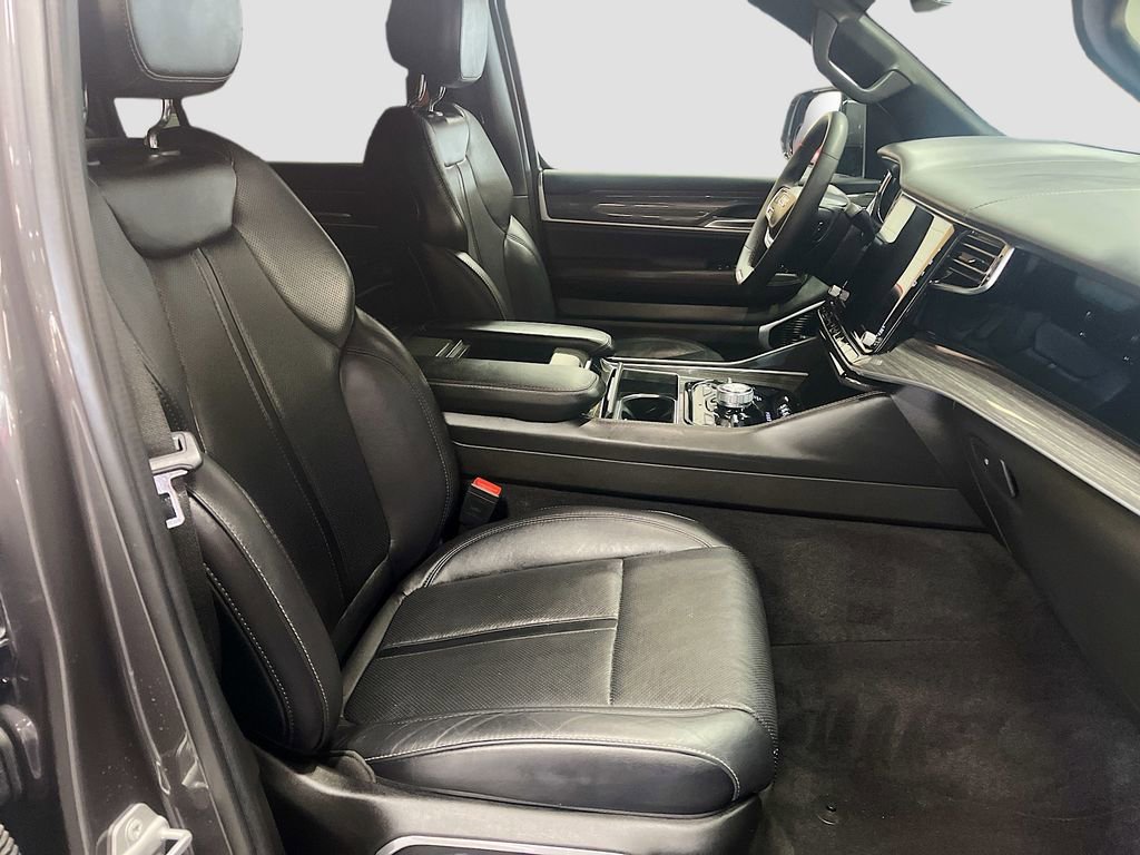 Used 2022 Jeep Wagoneer Series III w/ Premium Group I image 31