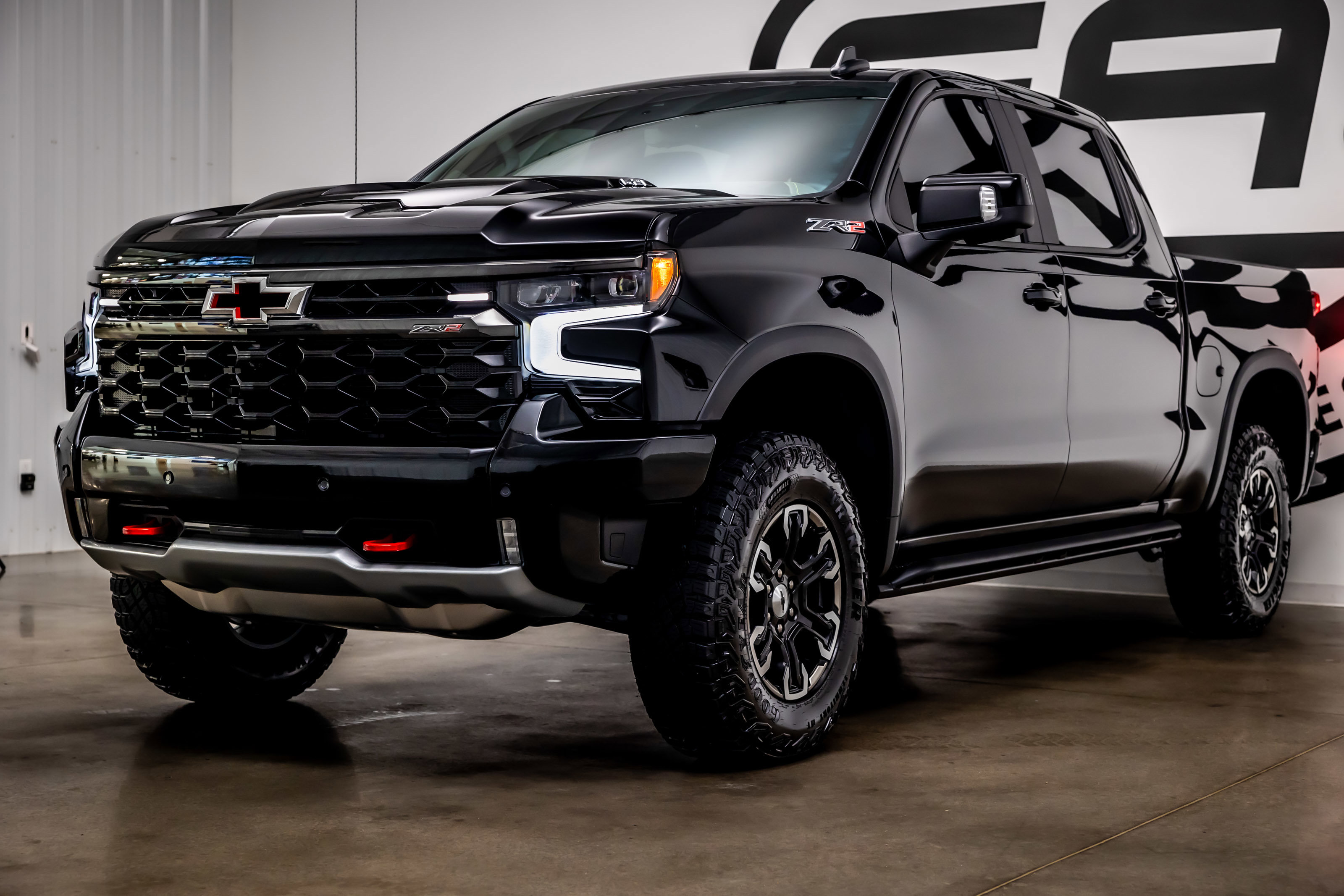 Used 2025 Chevrolet Silverado 1500 ZR2 w/ Technology Package image 32