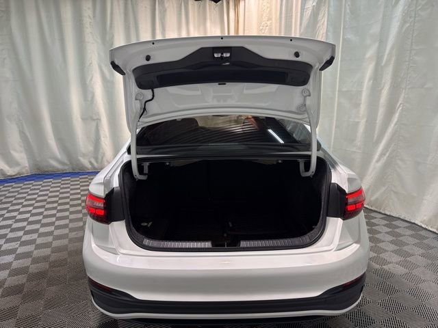 Certified 2024 Volkswagen Jetta SE image 36