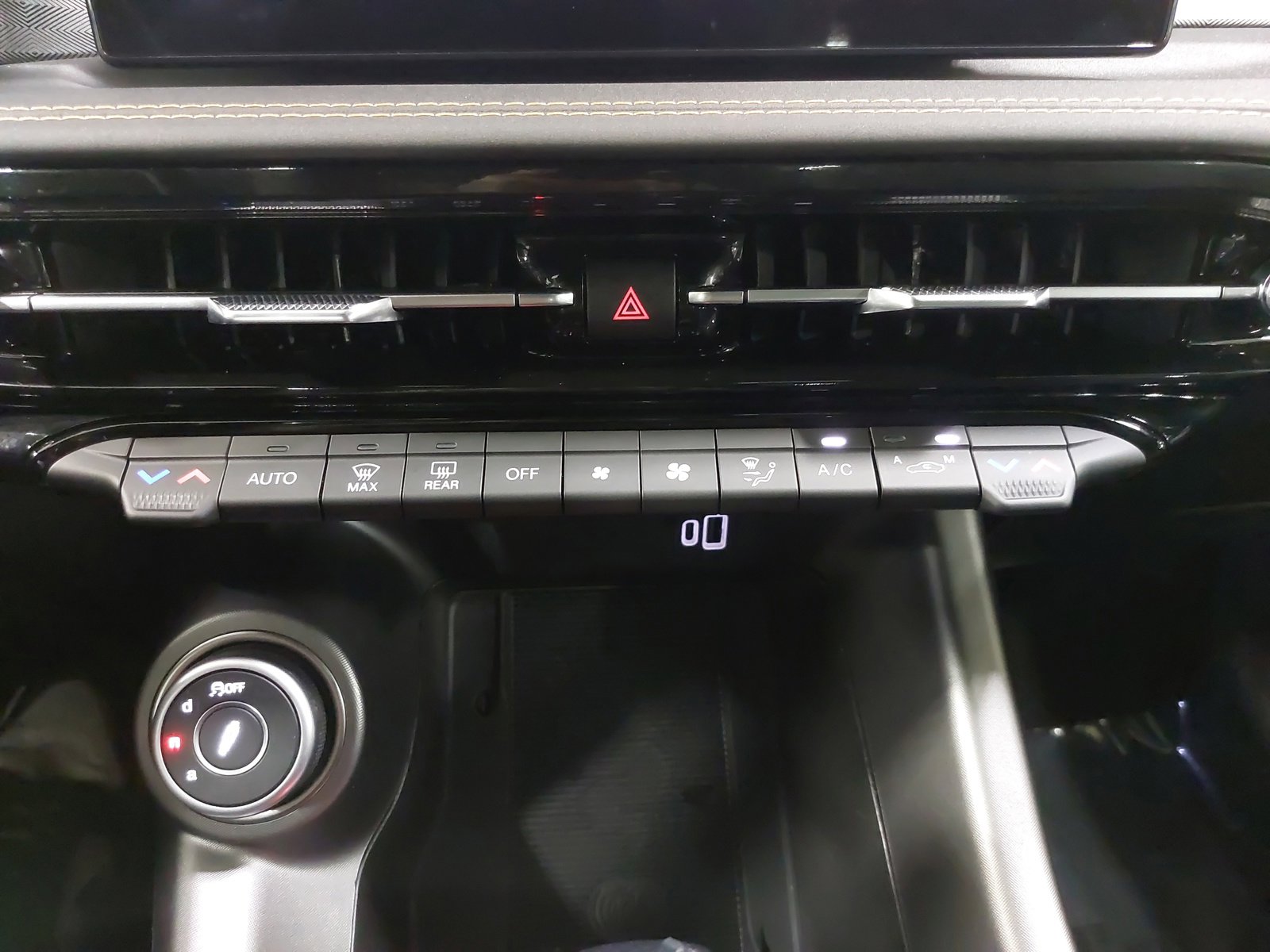 Used 2025 Alfa Romeo Tonale w/ Premium Package image 22