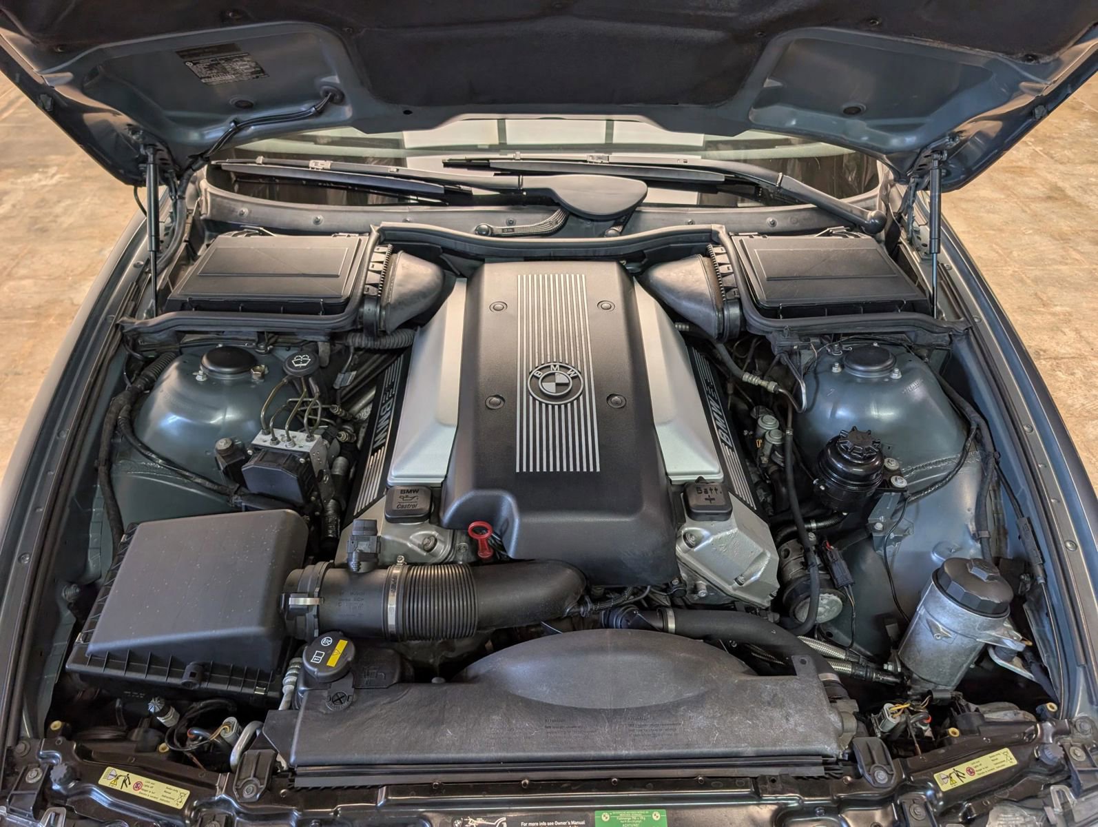 Used 2001 BMW 540i Sedan image 18