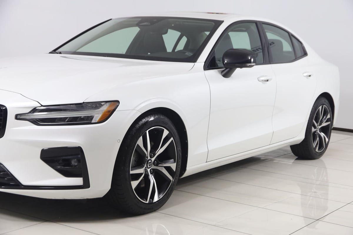 Used 2024 Volvo S60 B5 Plus AWD/4WD image 47