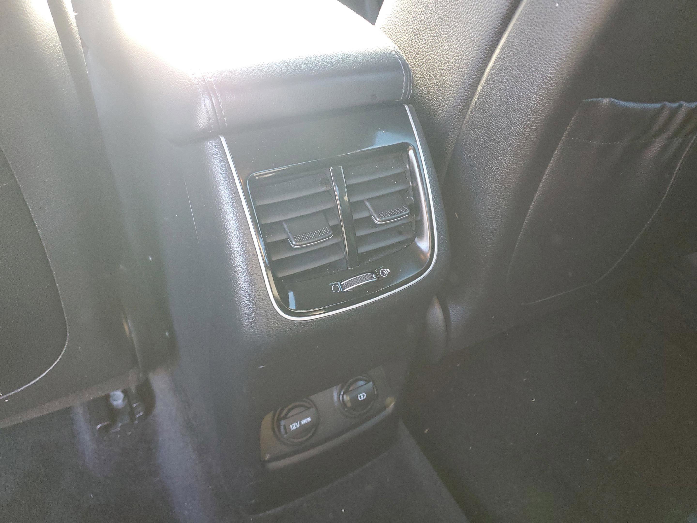 Certified 2018 Kia Cadenza Premium image 16