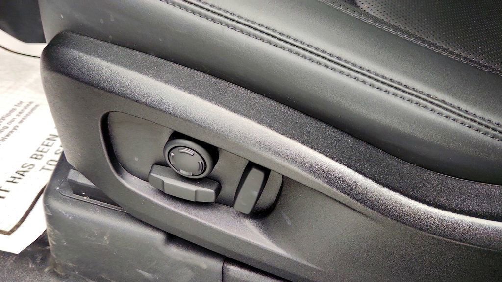 Used 2023 Land Rover Defender 110 S image 15