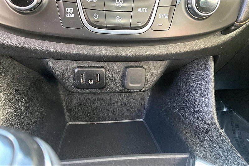 Used 2020 Chevrolet Traverse LS AWD/4WD image 16