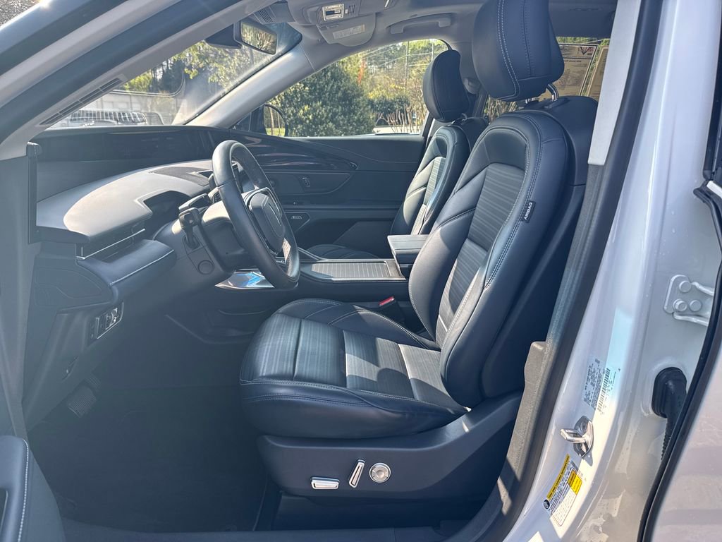 Used 2024 Lincoln Nautilus Reserve w/ Equipment Group 202A image 20