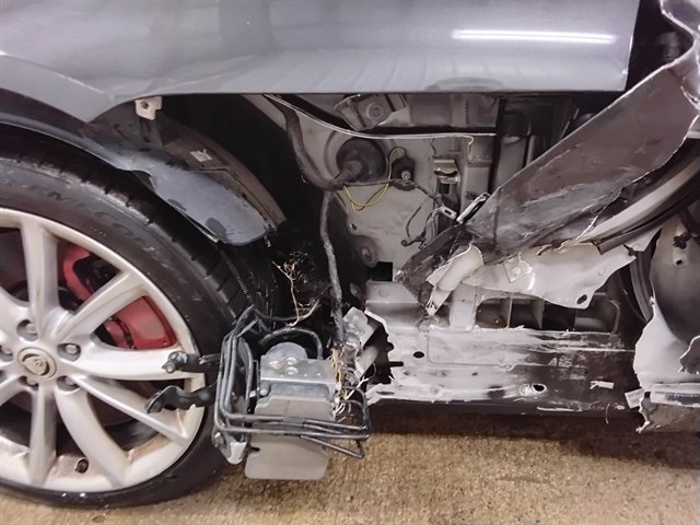 Used 2014 Jaguar F-TYPE S image 15