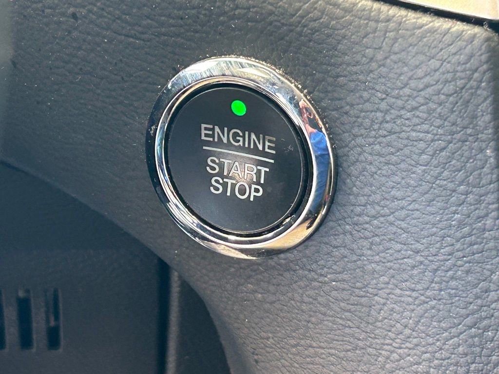 Used 2020 Ford Edge SEL w/ Cold Weather Package FWD image 40