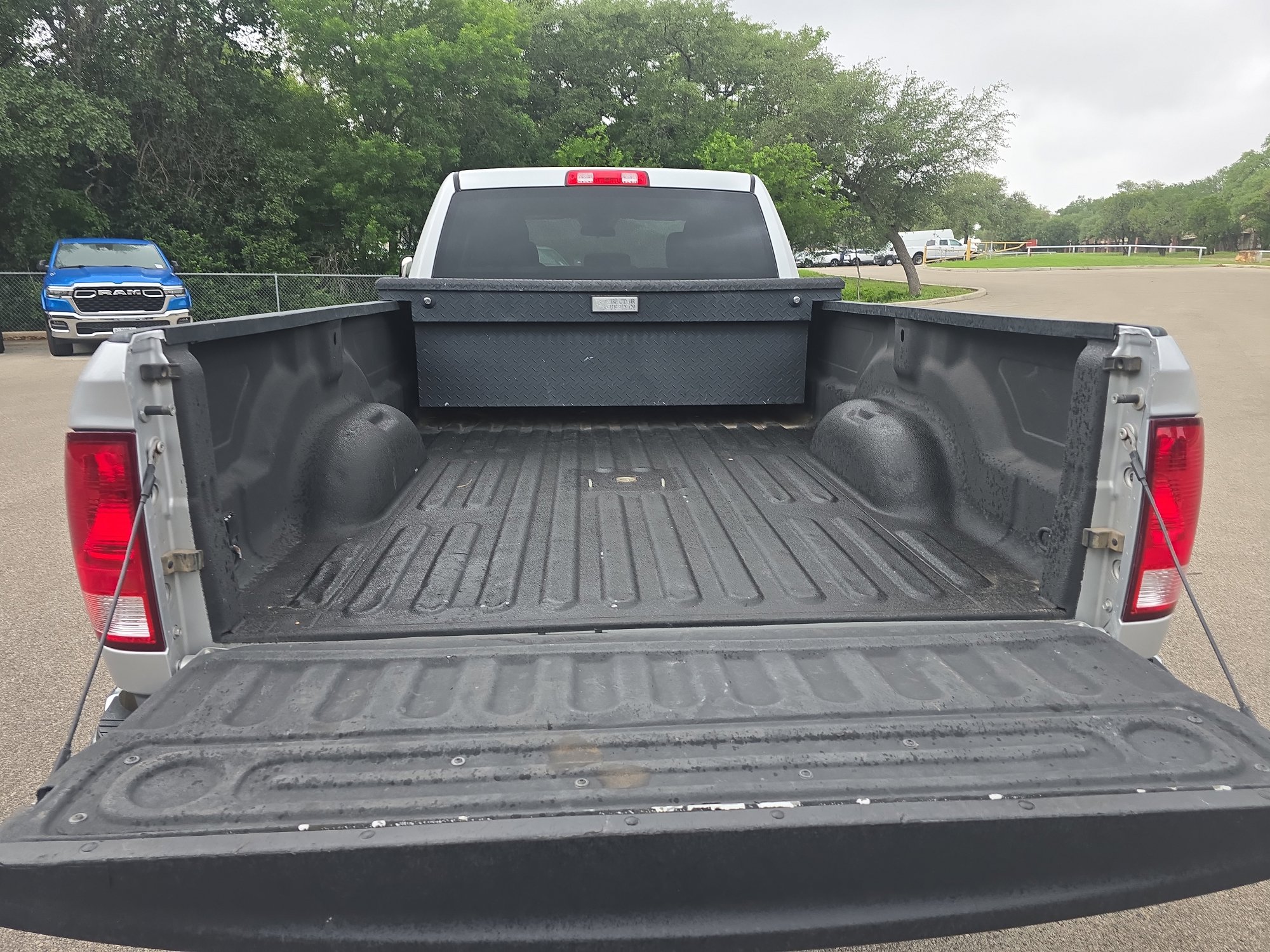 Used 2017 RAM 3500 Tradesman w/ Chrome Appearance Group image 12