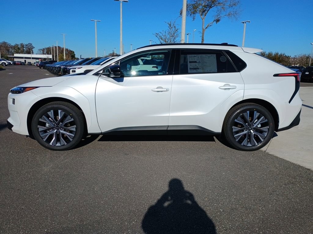 New 2026 Subaru Solterra image 3