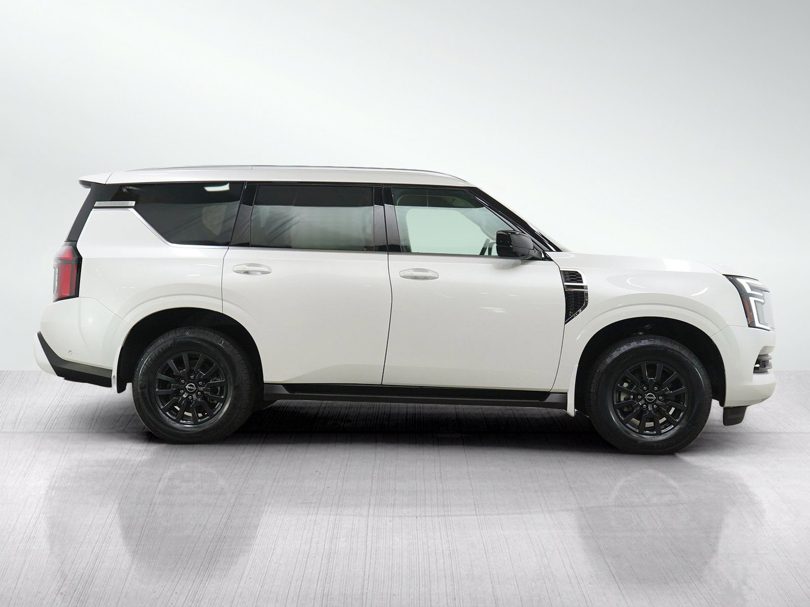 Certified 2025 Nissan Armada SV AWD/4WD image 6