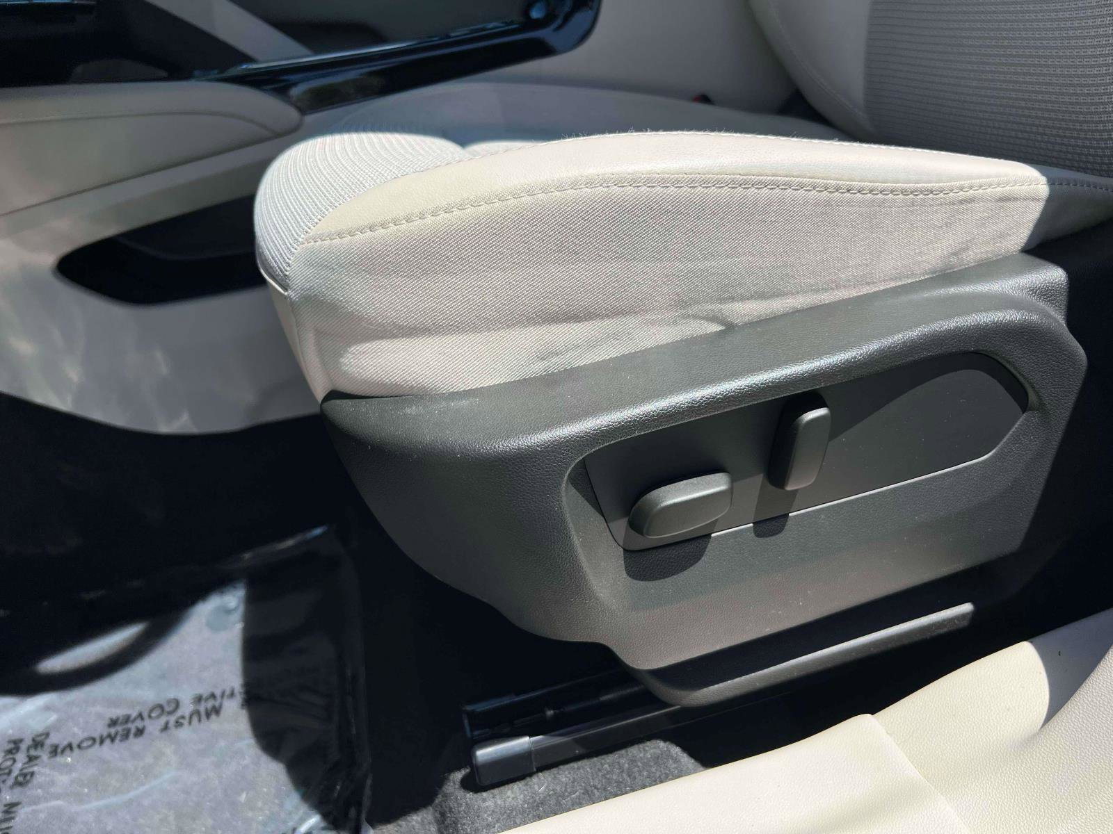 Used 2023 Buick Envision Preferred FWD image 24