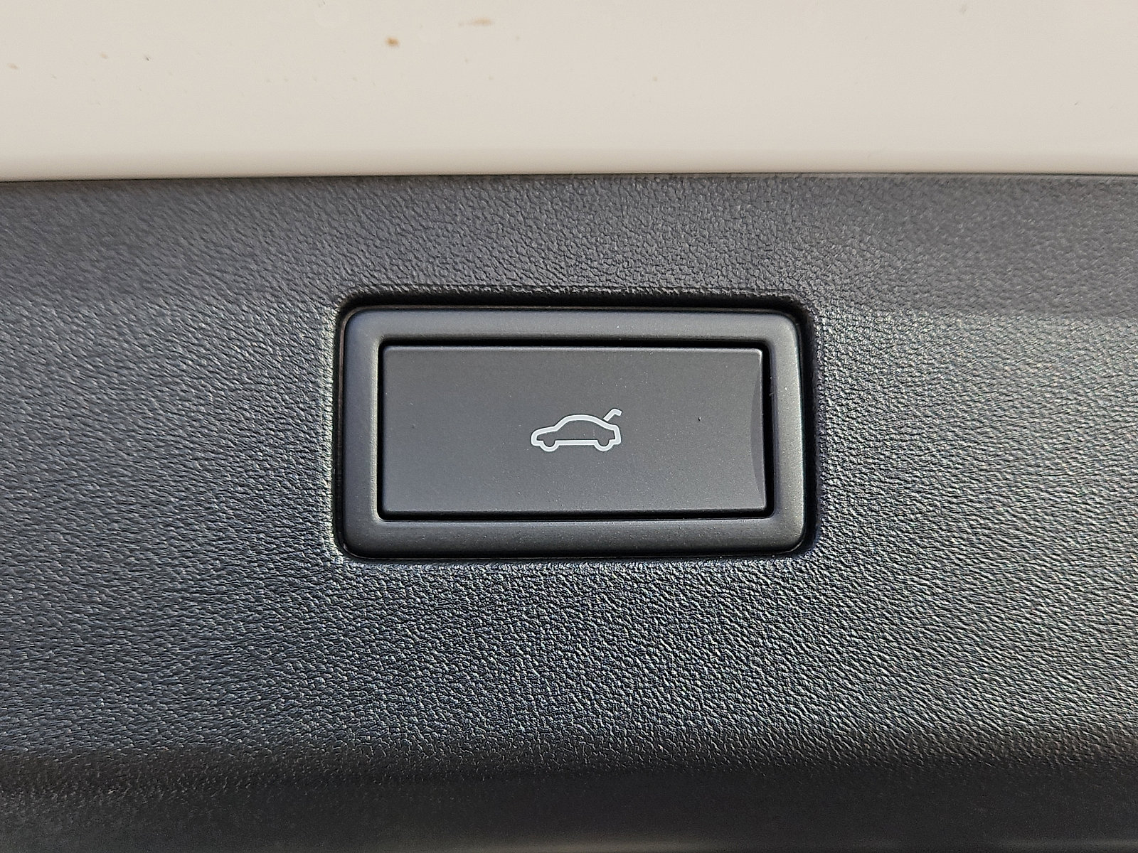 New 2026 Volkswagen Tiguan SE image 8