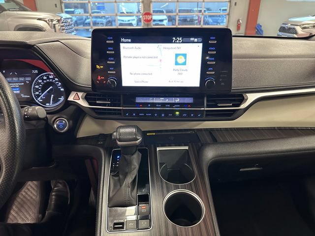 Certified 2023 Toyota Sienna Limited AWD/4WD image 22