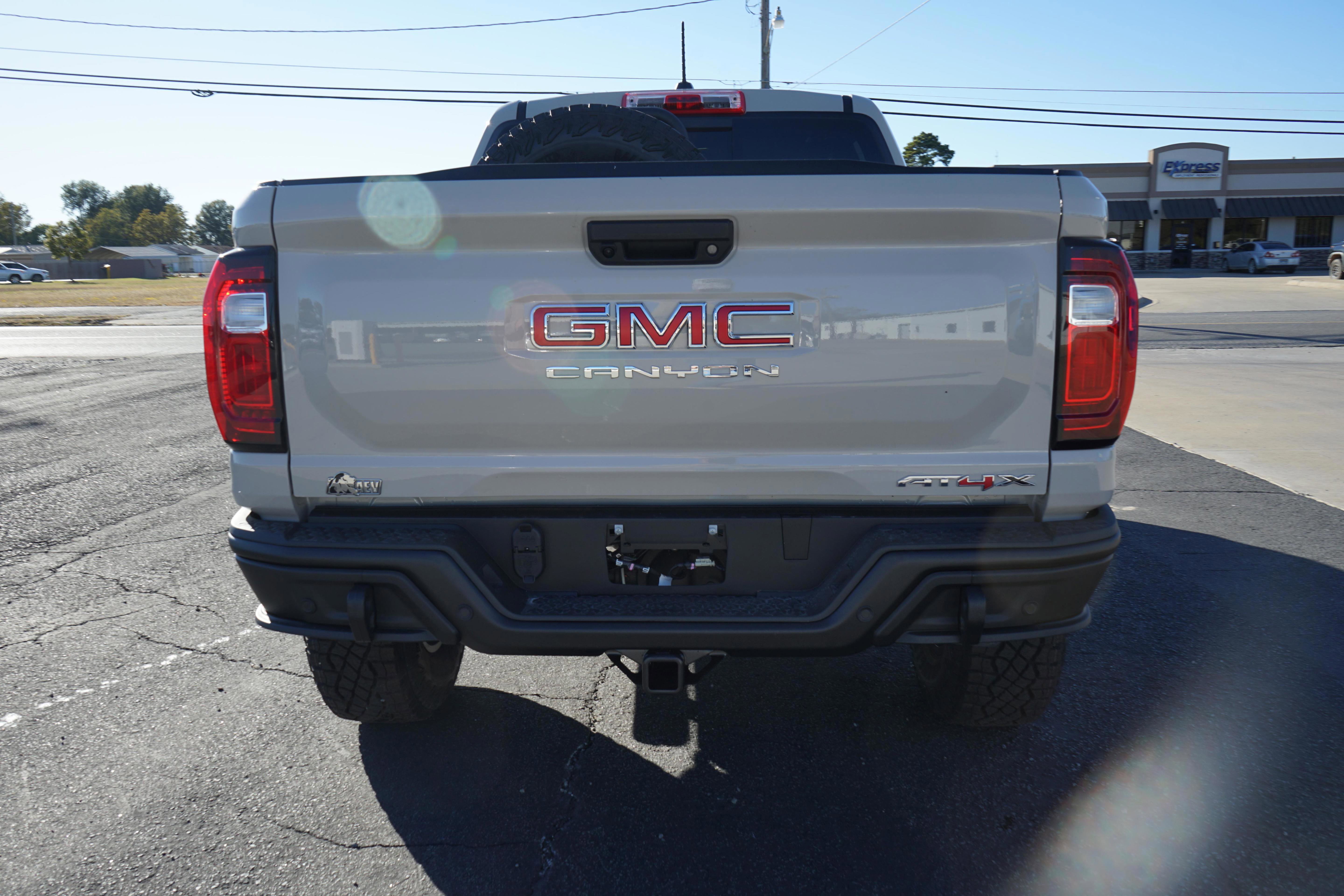 New 2026 GMC Canyon AT4X w/ AT4X AEV Edition image 4